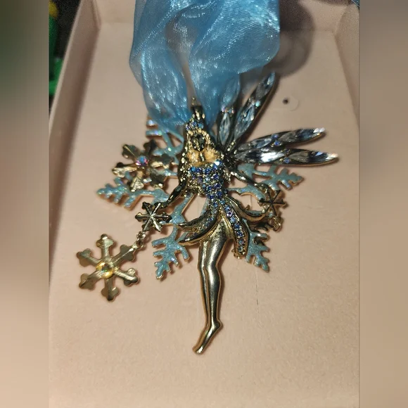 Kirks Folly Delphine Snow Fairy Brooch, Pendant or Ornament - Picture 3 of 12